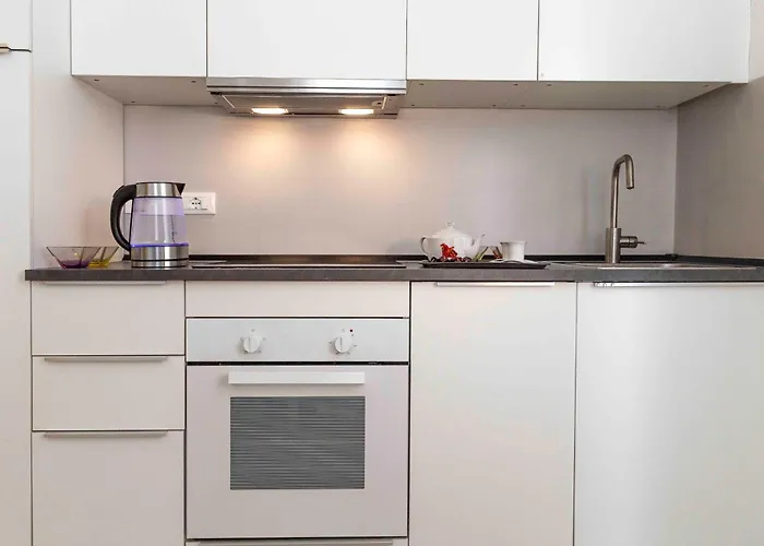 Apartament Rossena Tranquillo Appartamento, Con Giardino, Vicino Al Centro Ed All'ospedale Santa Maria Nuova Smn *