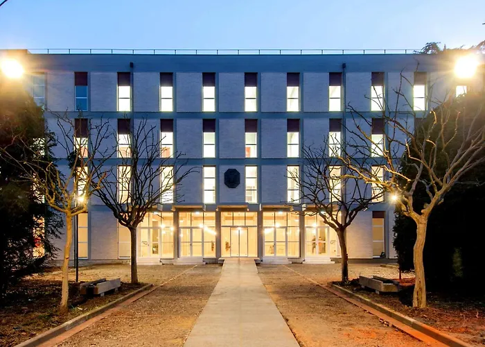 Rossena Tranquillo Appartamento, Con Giardino, Vicino Al Centro Ed All'ospedale Santa Maria Nuova Smn Apartament *