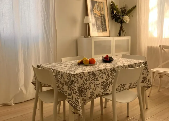 Rossena Tranquillo Appartamento, Con Giardino, Vicino Al Centro Ed All'ospedale Santa Maria Nuova Smn