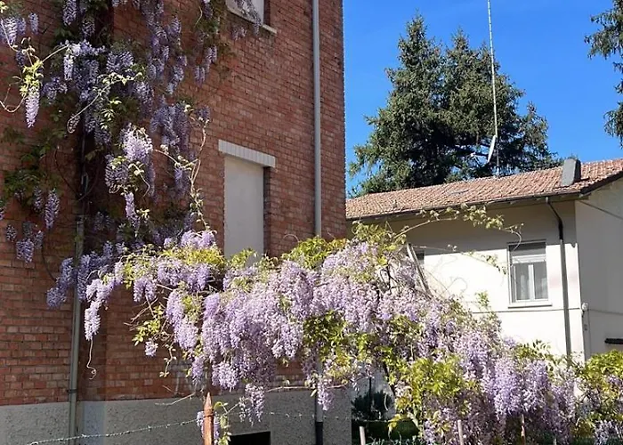 Rossena Tranquillo Appartamento, Con Giardino, Vicino Al Centro Ed All'ospedale Santa Maria Nuova Smn Reggio nell'Emilia