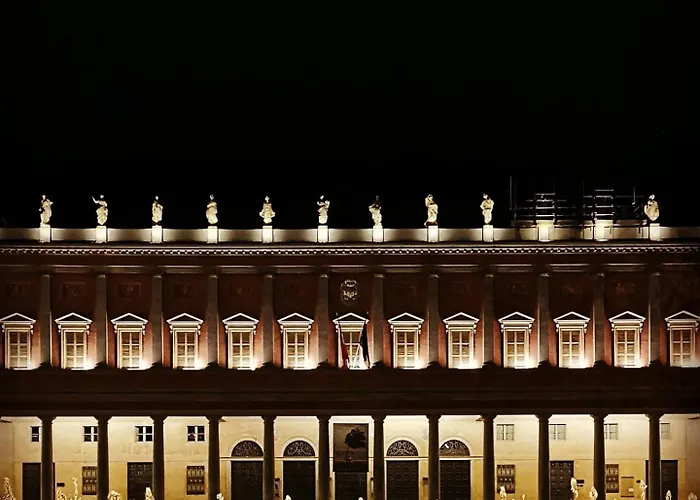 Rossena Tranquillo Appartamento, Con Giardino, Vicino Al Centro Ed All'ospedale Santa Maria Nuova Smn