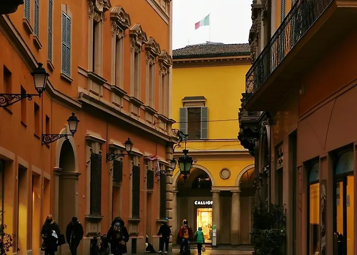 Apartament Rossena Tranquillo Appartamento, Con Giardino, Vicino Al Centro Ed All'ospedale Santa Maria Nuova Smn Reggio nell'Emilia