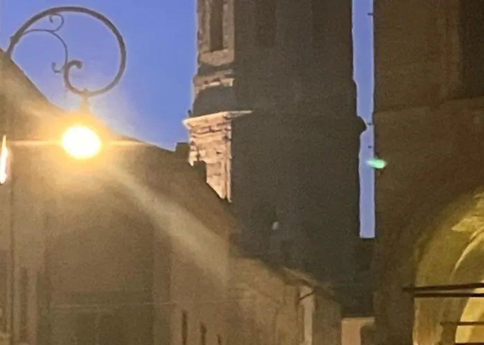 Rossena Tranquillo Appartamento, Con Giardino, Vicino Al Centro Ed All'ospedale Santa Maria Nuova Smn *