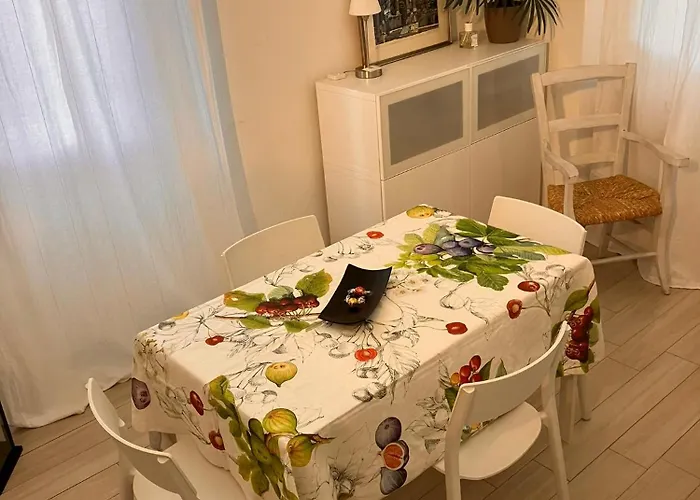 Rossena Tranquillo Appartamento, Con Giardino, Vicino Al Centro Ed All'ospedale Santa Maria Nuova Smn *