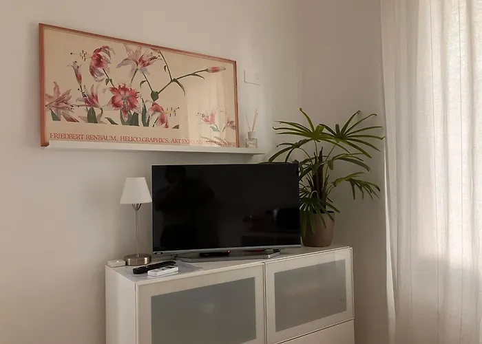 Rossena Tranquillo Appartamento, Con Giardino, Vicino Al Centro Ed All'ospedale Santa Maria Nuova Smn Apartament