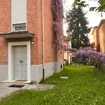 Διαμέρισμα Rossena Tranquillo Appartamento, Con Giardino, Vicino Al Centro Ed All'ospedale Santa Maria Nuova Smn *