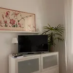 Rossena Tranquillo Appartamento, Con Giardino, Vicino Al Centro Ed All'ospedale Santa Maria Nuova Smn Apartman