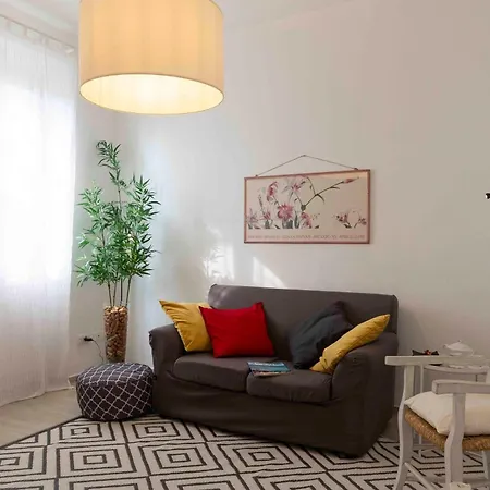 Rossena Tranquillo Appartamento, Con Giardino, Vicino Al Centro Ed All'ospedale Santa Maria Nuova Smn Apartmán *