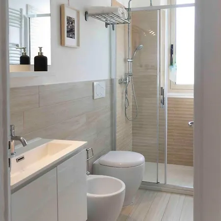 Rossena Tranquillo Appartamento, Con Giardino, Vicino Al Centro Ed All'ospedale Santa Maria Nuova Smn Reggio Emilia