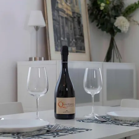 Lejlighed Rossena Tranquillo Appartamento, Con Giardino, Vicino Al Centro Ed All'ospedale Santa Maria Nuova Smn *