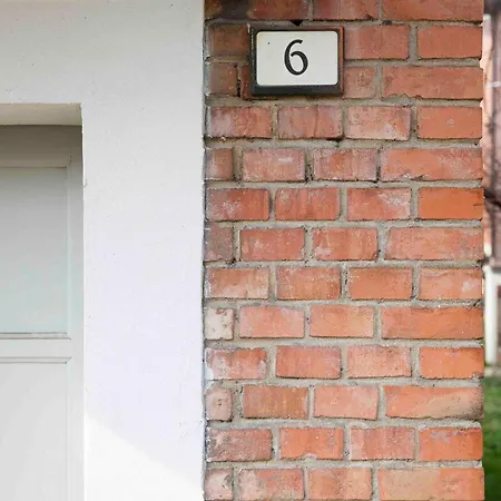 Rossena Tranquillo Appartamento, Con Giardino, Vicino Al Centro Ed All'ospedale Santa Maria Nuova Smn Apartment *