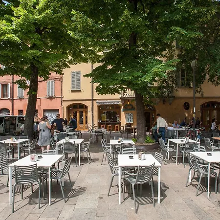 Rossena Tranquillo Appartamento, Con Giardino, Vicino Al Centro Ed All'ospedale Santa Maria Nuova Smn *