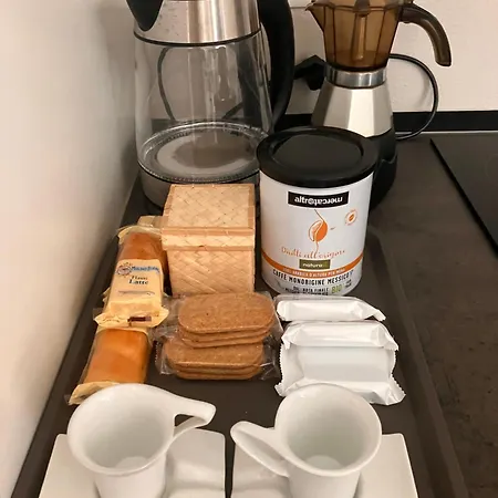 Apartment Rossena Tranquillo Appartamento, Con Giardino, Vicino Al Centro Ed All'ospedale Santa Maria Nuova Smn