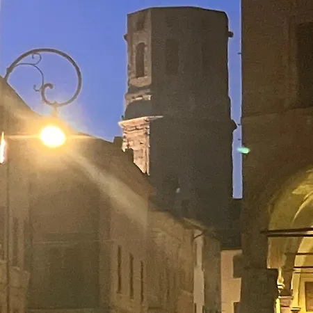 Rossena Tranquillo Appartamento, Con Giardino, Vicino Al Centro Ed All'ospedale Santa Maria Nuova Smn *