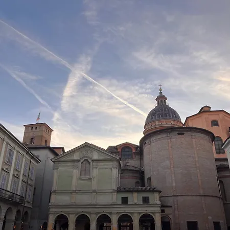 Rossena Tranquillo Appartamento, Con Giardino, Vicino Al Centro Ed All'ospedale Santa Maria Nuova Smn *