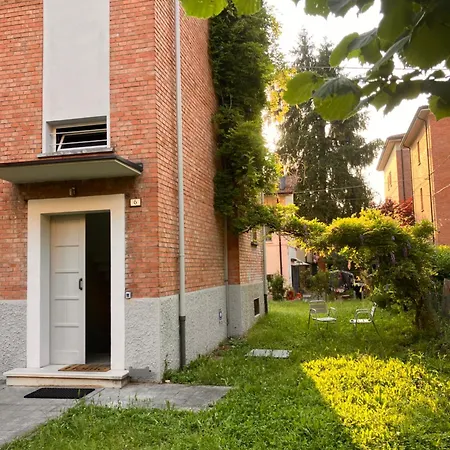 Rossena Tranquillo Appartamento, Con Giardino, Vicino Al Centro Ed All'ospedale Santa Maria Nuova Smn