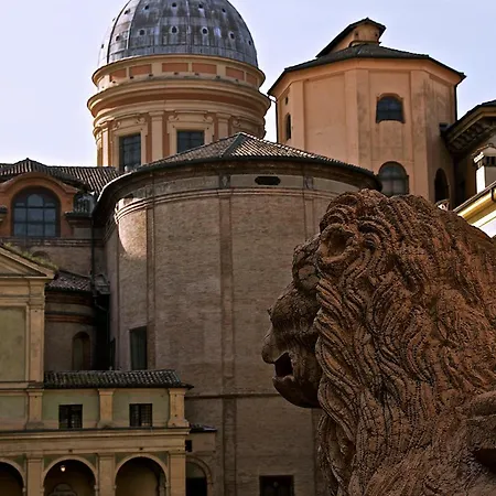 Rossena Tranquillo Appartamento, Con Giardino, Vicino Al Centro Ed All'ospedale Santa Maria Nuova Smn Lejlighed