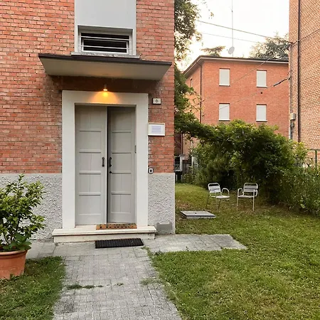 Rossena Tranquillo Appartamento, Con Giardino, Vicino Al Centro Ed All'ospedale Santa Maria Nuova Smn * Reggio Emilia