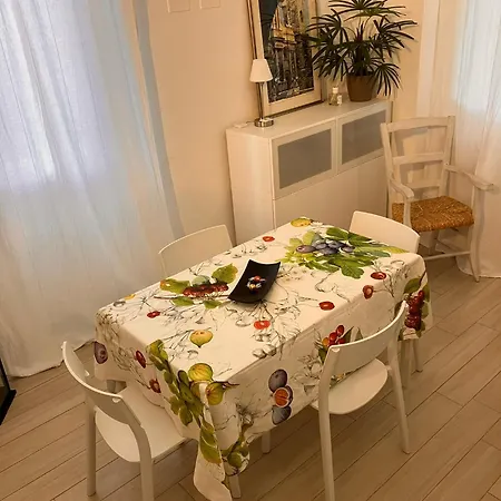 Rossena Tranquillo Appartamento, Con Giardino, Vicino Al Centro Ed All'ospedale Santa Maria Nuova Smn *