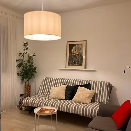 Rossena Tranquillo Appartamento, Con Giardino, Vicino Al Centro Ed All'ospedale Santa Maria Nuova Smn Lejlighed *