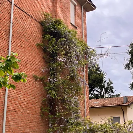 Rossena Tranquillo Appartamento, Con Giardino, Vicino Al Centro Ed All'ospedale Santa Maria Nuova Smn Reggio Emilia