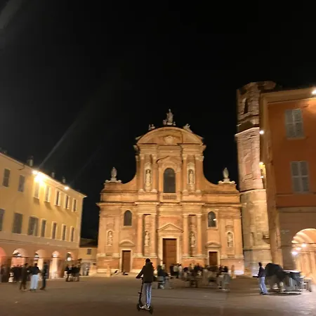 Rossena Tranquillo Appartamento, Con Giardino, Vicino Al Centro Ed All'ospedale Santa Maria Nuova Smn Apartment *