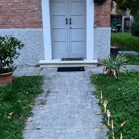 Rossena Tranquillo Appartamento, Con Giardino, Vicino Al Centro Ed All'ospedale Santa Maria Nuova Smn * Reggio Emilia