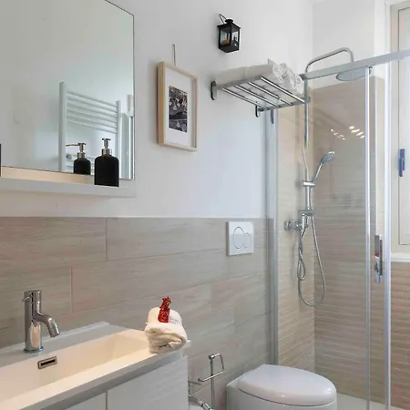 Rossena Tranquillo Appartamento, Con Giardino, Vicino Al Centro Ed All'ospedale Santa Maria Nuova Smn *