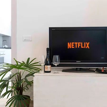 Rossena Tranquillo Appartamento, Con Giardino, Vicino Al Centro Ed All'ospedale Santa Maria Nuova Smn * Reggio Emilia