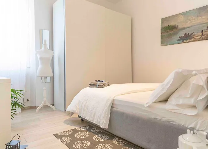 Rossena Tranquillo Appartamento, Con Giardino, Vicino Al Centro Ed All'ospedale Santa Maria Nuova Smn Appartamento Reggio nell'Emilia