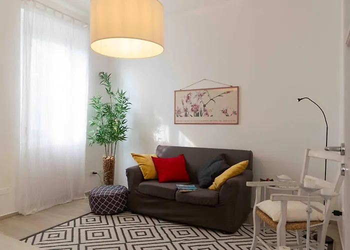 Rossena Tranquillo Appartamento, Con Giardino, Vicino Al Centro Ed All'ospedale Santa Maria Nuova Smn Apartment *