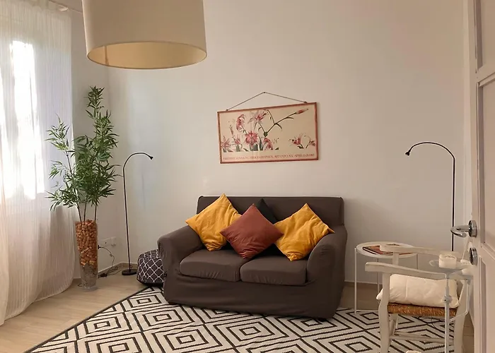 Rossena Tranquillo Appartamento, Con Giardino, Vicino Al Centro Ed All'ospedale Santa Maria Nuova Smn Appartamento *