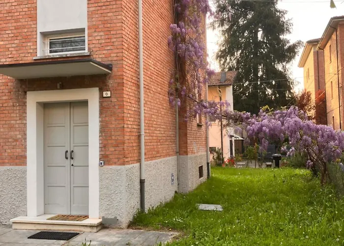 Lejlighed Rossena Tranquillo Appartamento, Con Giardino, Vicino Al Centro Ed All'ospedale Santa Maria Nuova Smn *