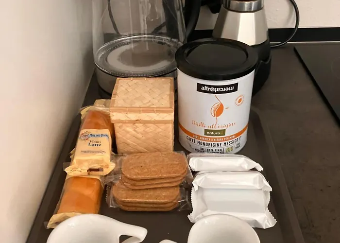 Appartamento Rossena Tranquillo Appartamento, Con Giardino, Vicino Al Centro Ed All'ospedale Santa Maria Nuova Smn