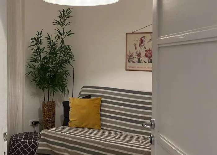 Rossena Tranquillo Appartamento, Con Giardino, Vicino Al Centro Ed All'ospedale Santa Maria Nuova Smn Appartamento