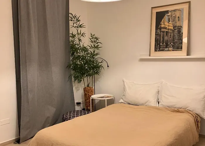 Rossena Tranquillo Appartamento, Con Giardino, Vicino Al Centro Ed All'ospedale Santa Maria Nuova Smn Apartment