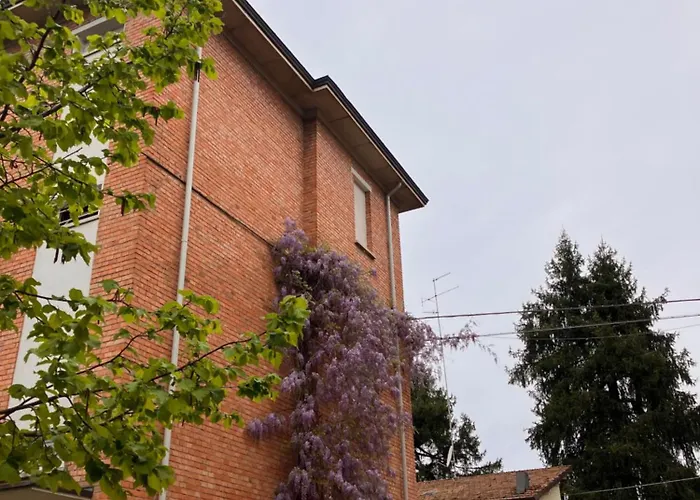 Rossena Tranquillo Appartamento, Con Giardino, Vicino Al Centro Ed All'ospedale Santa Maria Nuova Smn * Reggio Emilia