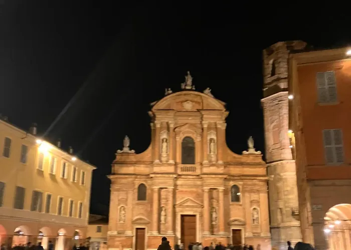 Rossena Tranquillo Appartamento, Con Giardino, Vicino Al Centro Ed All'ospedale Santa Maria Nuova Smn Appartamento *